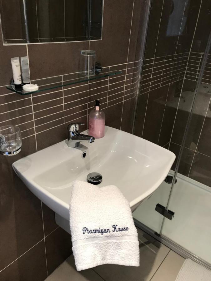Ptarmigan House Bed & Breakfast Блеър Атол Екстериор снимка